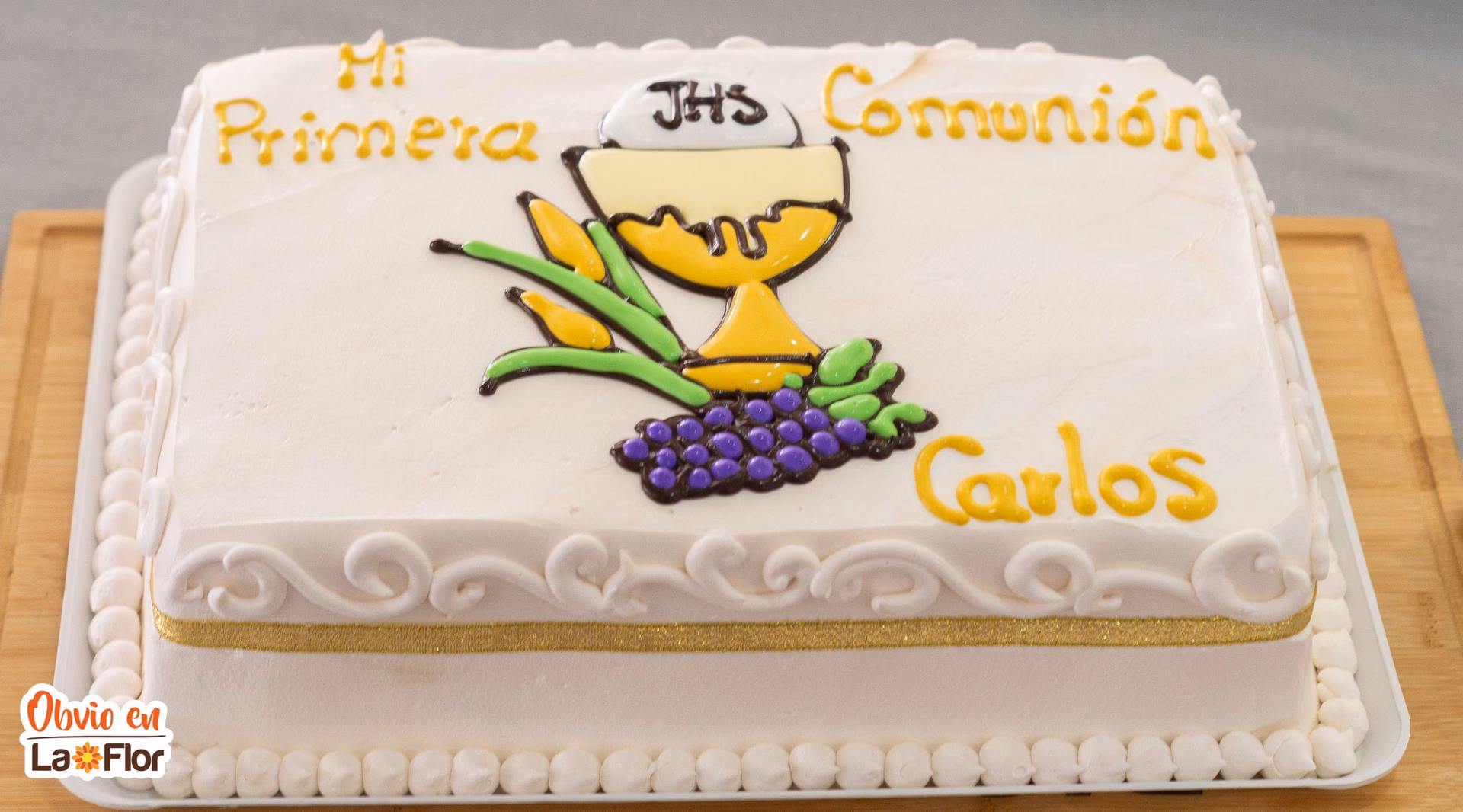 ¿Qué elementos se pueden añadir a la decoración de primera comunión?