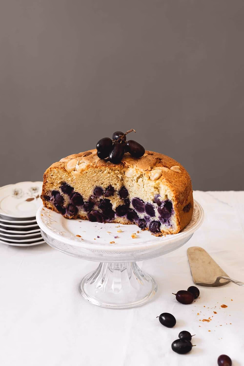 ¿Cómo hacer un pastel de uva frío?