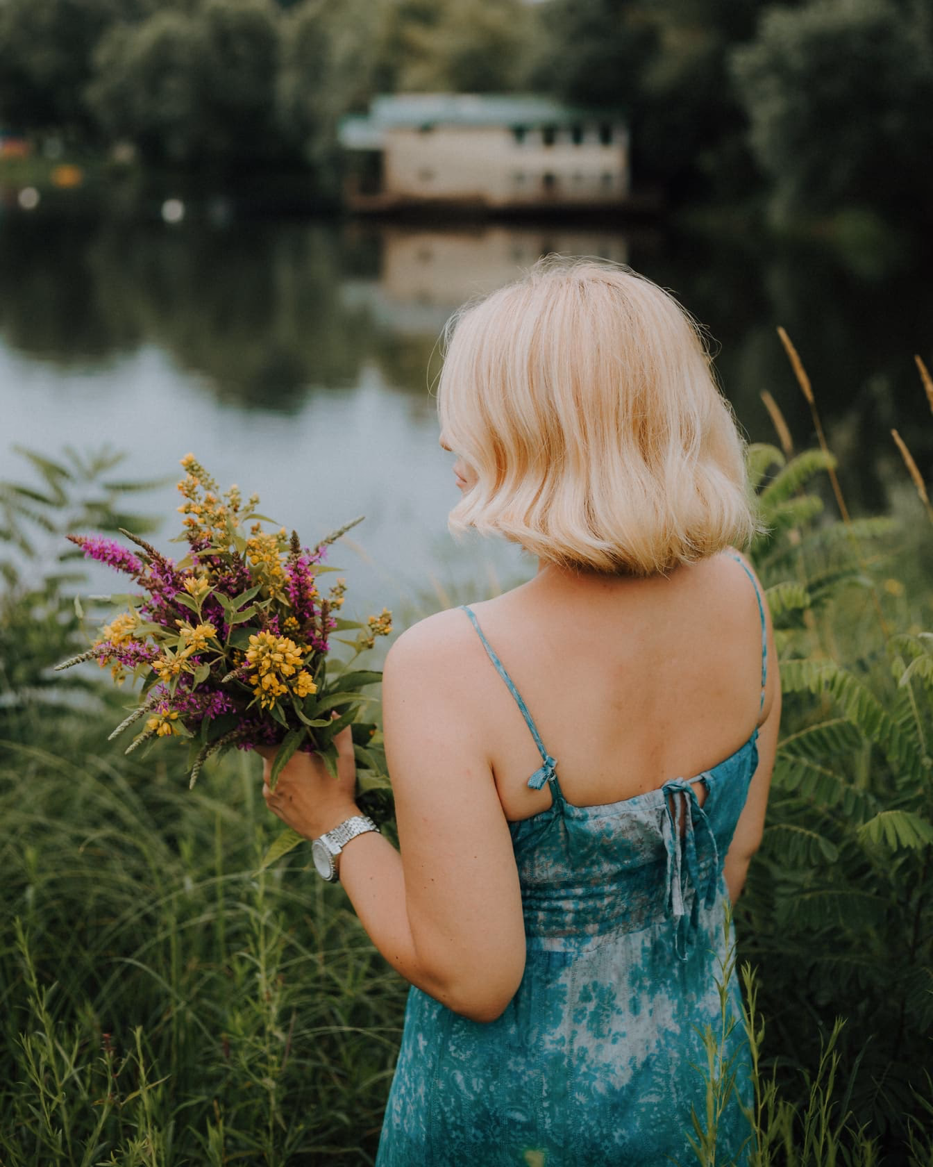 What to wear with a pastel green dress?