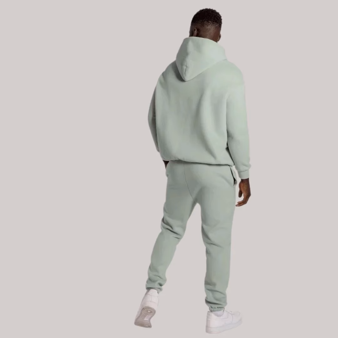 What to wear with a khaki green tracksuit?
