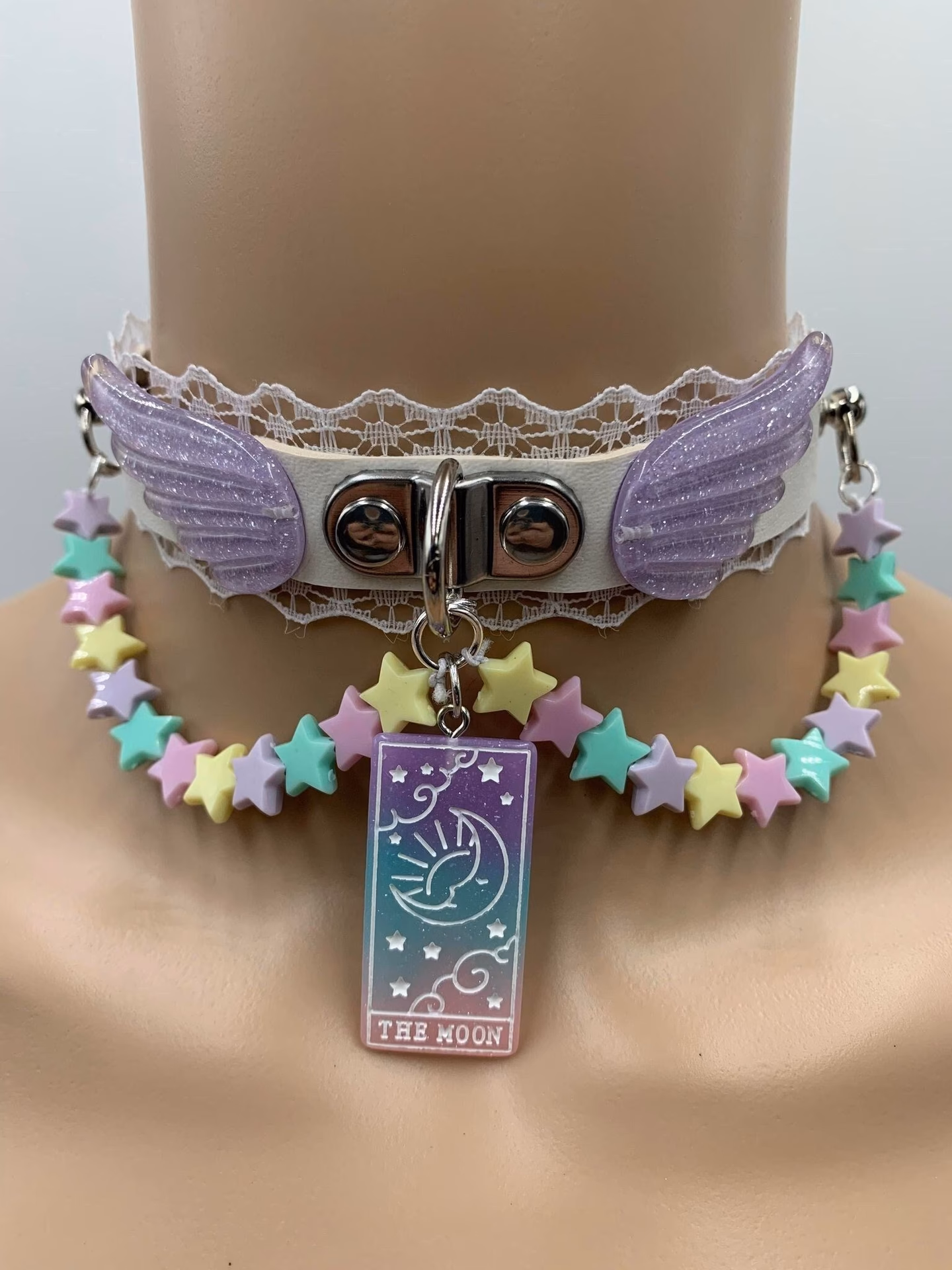 How do I get a pastel goth look?