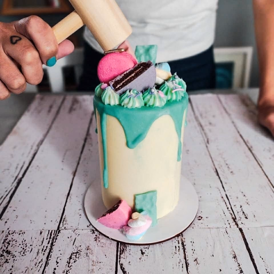 ¿Cómo se rompe la piñata?