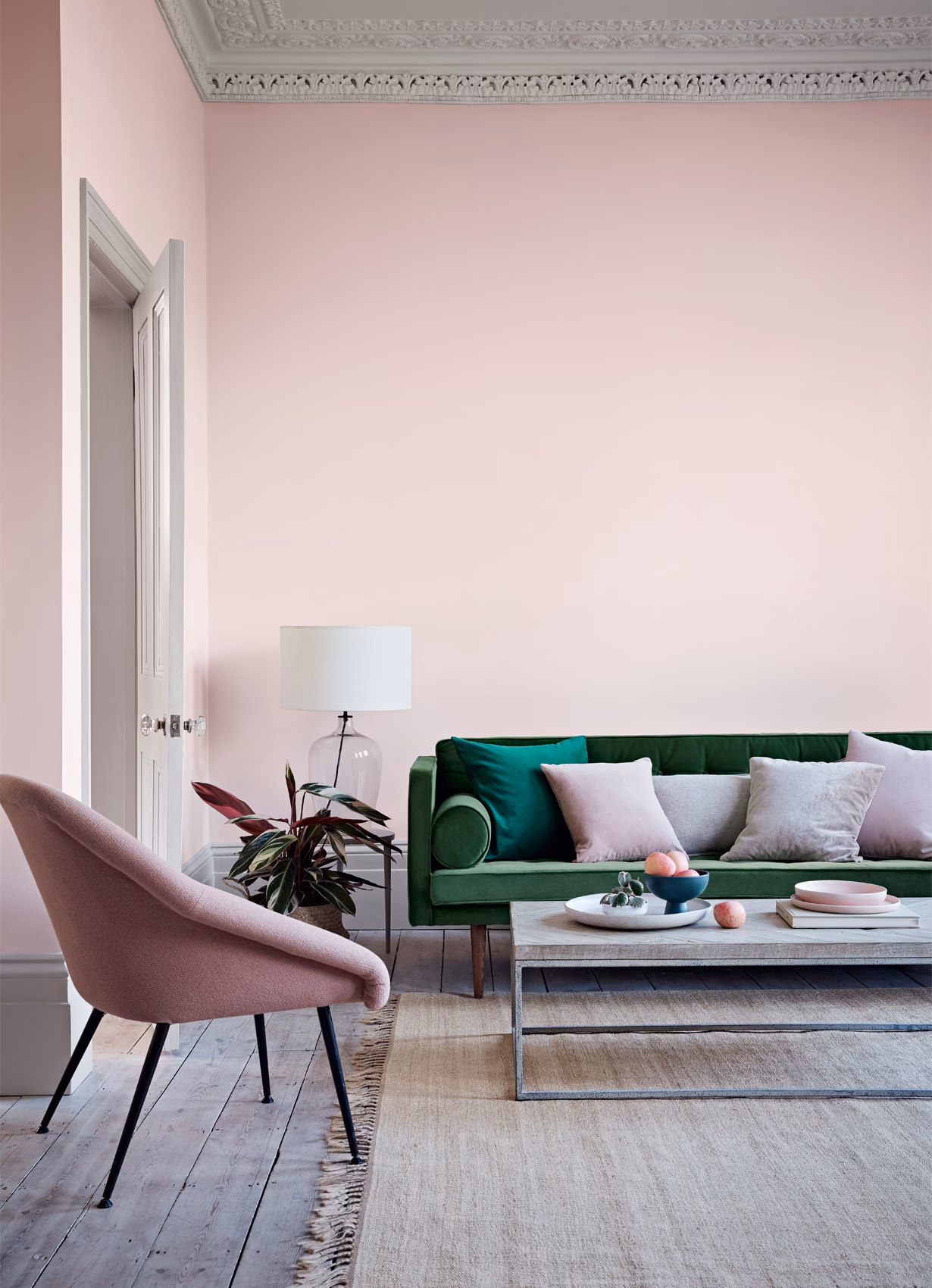 What colors go well with pastel paint?