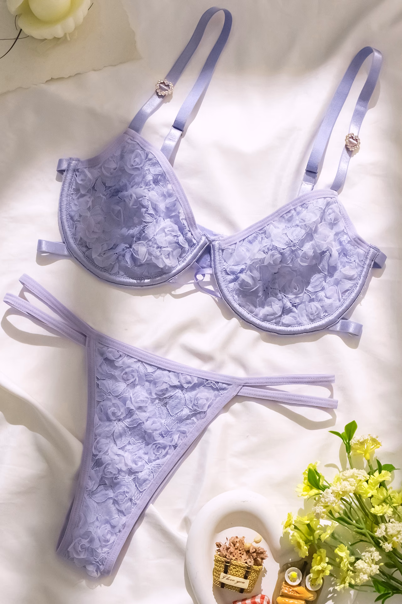 What are some sexy colors for spring lingerie?