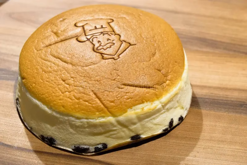 ¿Cuánto tiempo se deja reposar el pastel?