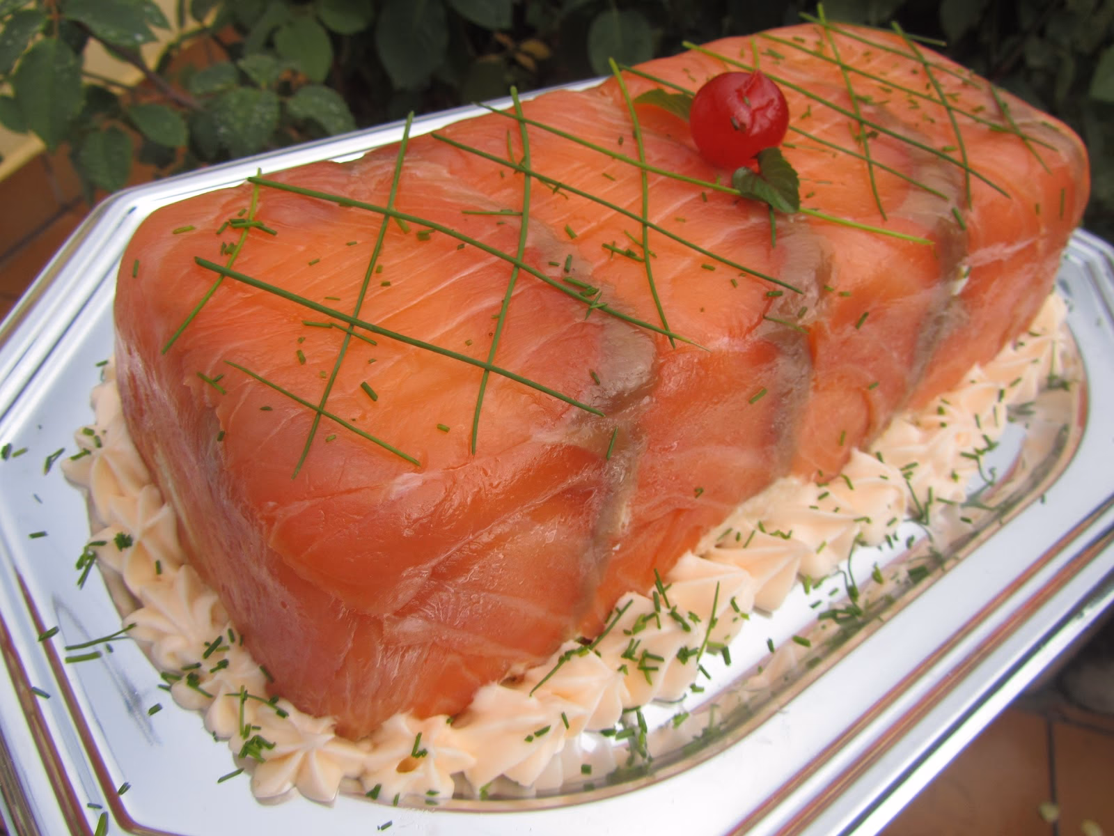 ¿Cómo preparar un pan de molde con salmón ahumado?