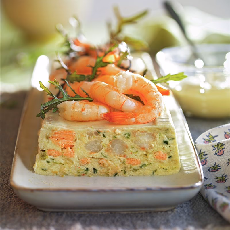 ¿Qué es el ravioli de salmón y gambas?