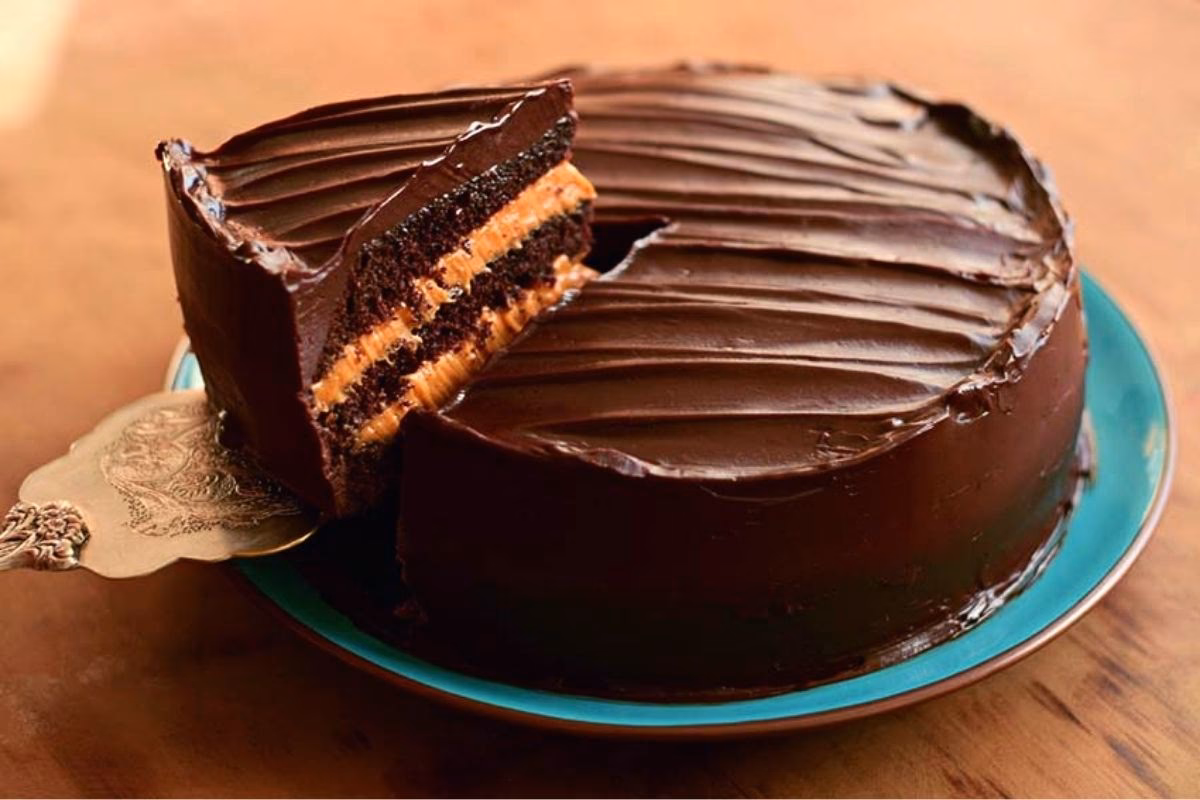 ¿Cómo hacer un pastel de chocolate sin horno?