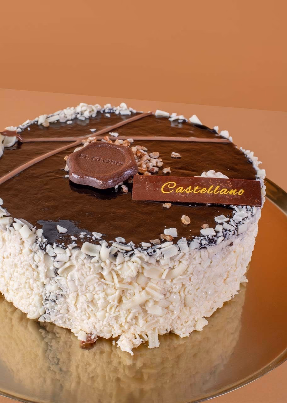 What does pastel mean in Spanish?