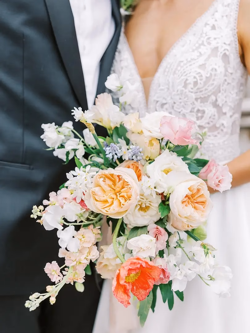 What is a pastel wedding bouquet?
