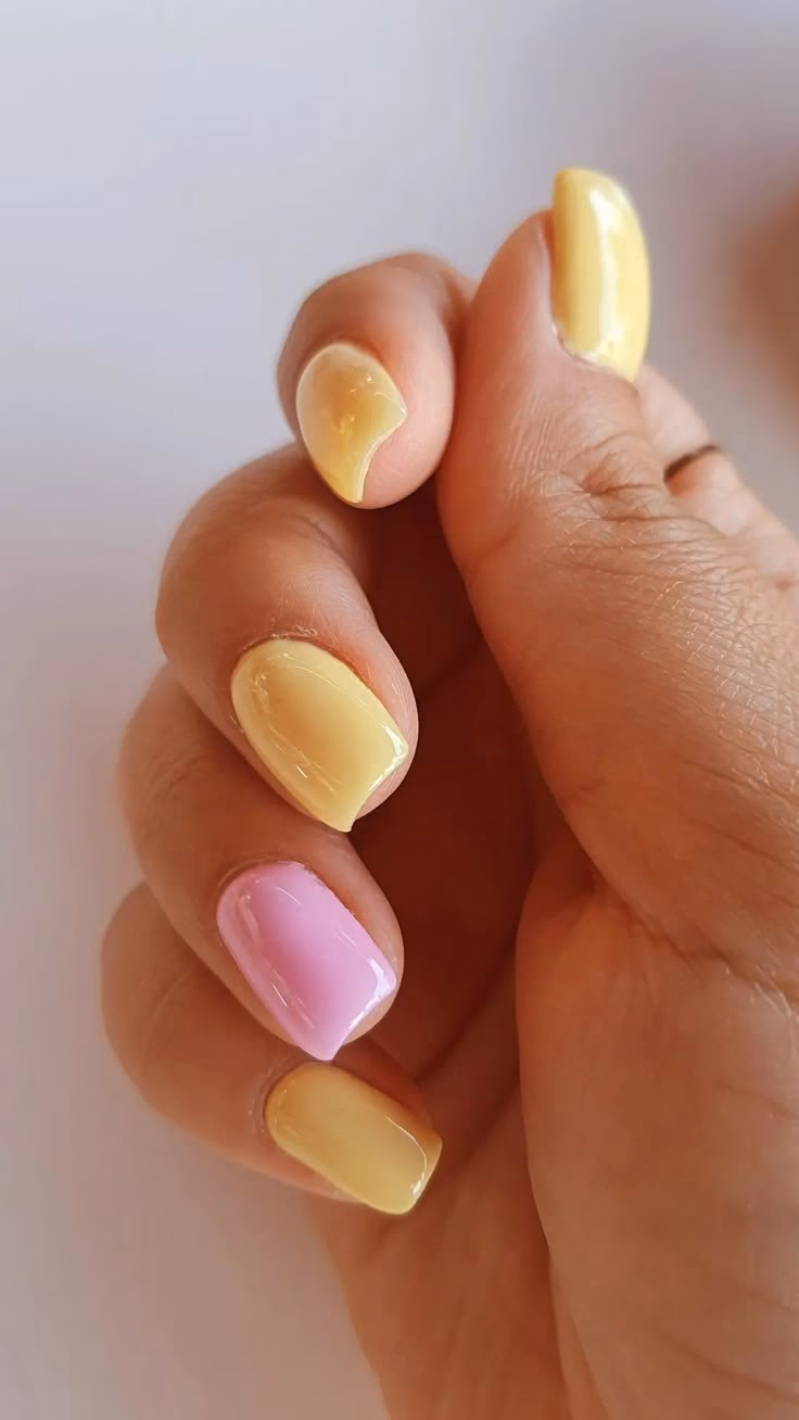 Are pastel nail colors more attractive?