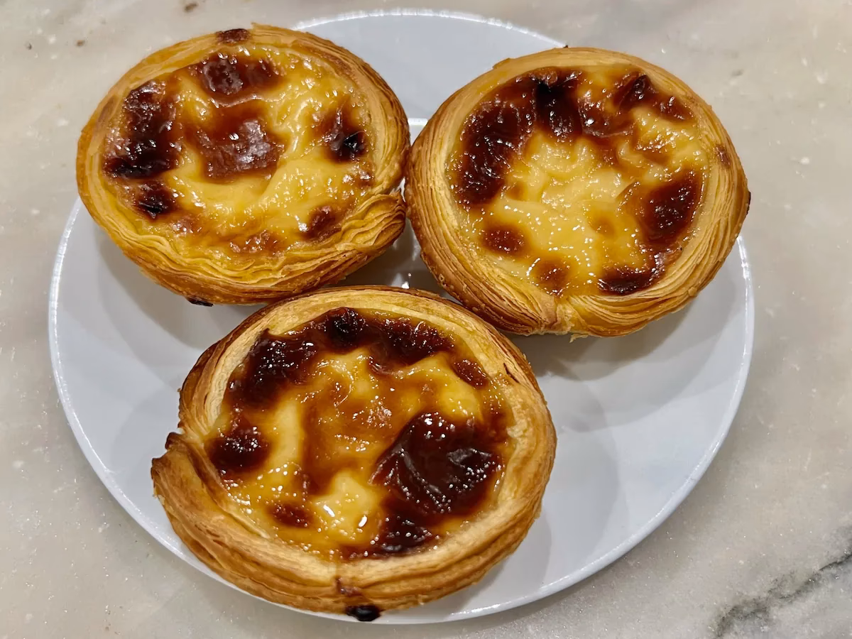 ¿Dónde se encuentra la pastelería Natas?