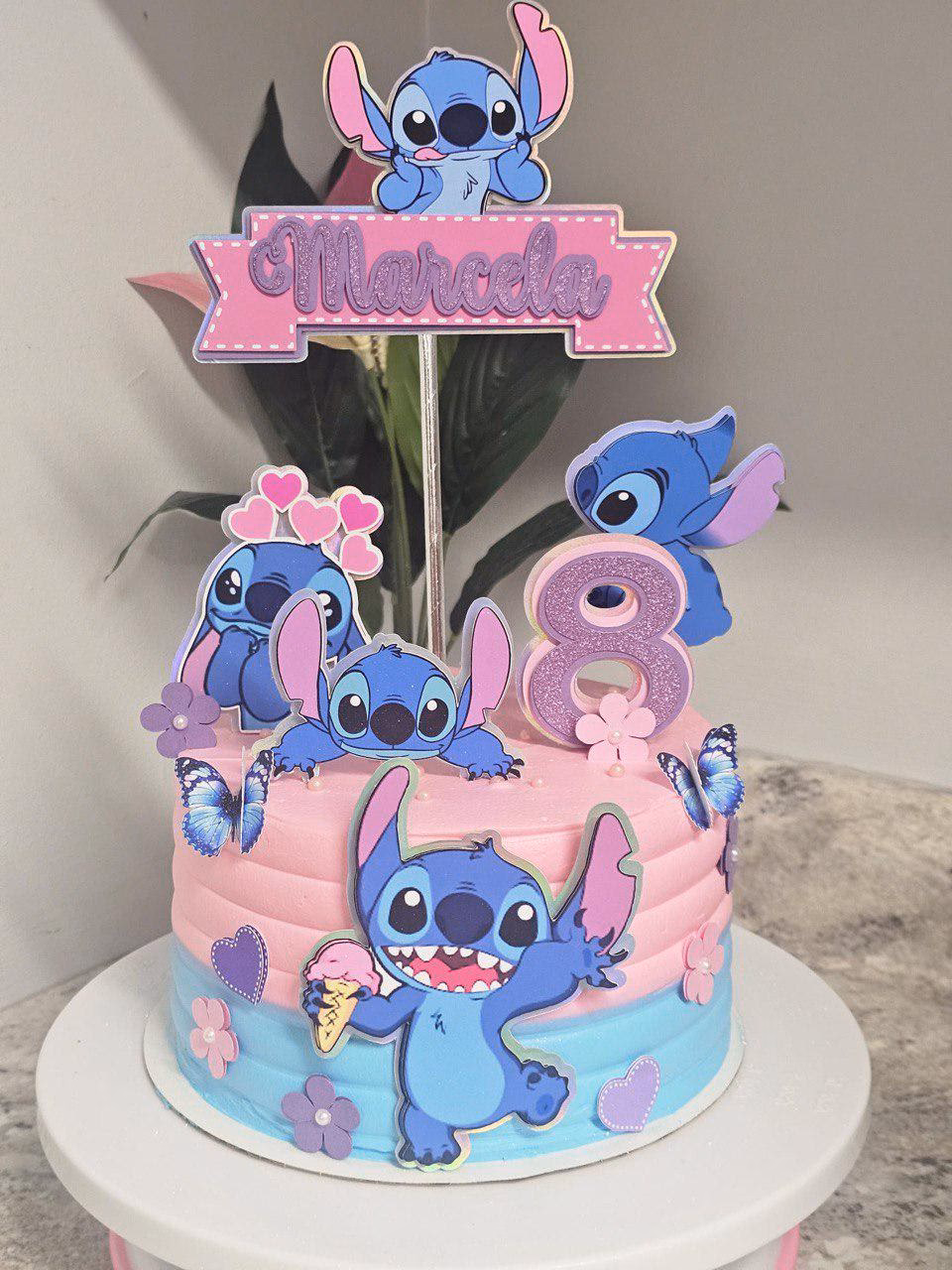 ¿Cuánto mide un pastel para 20 personas?