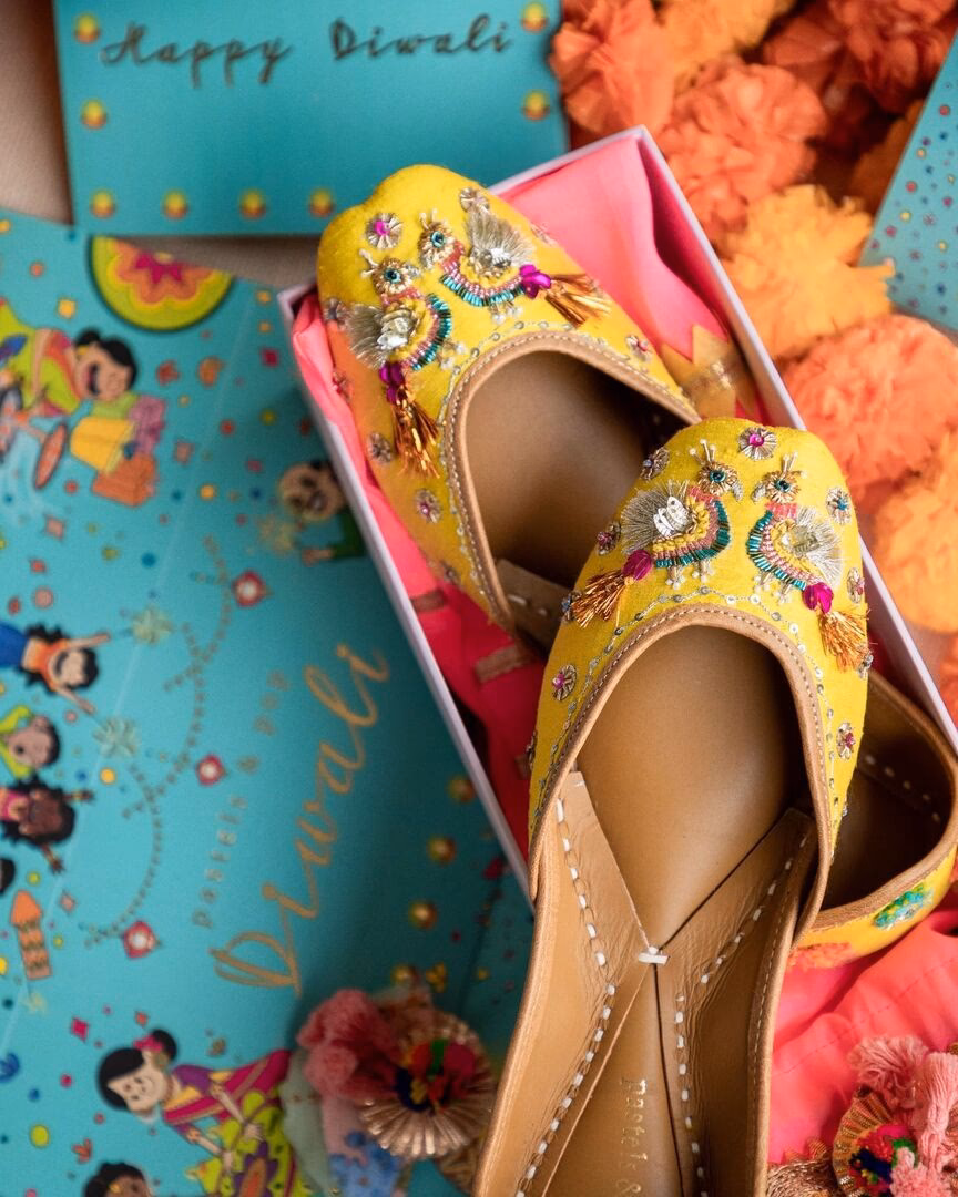 Why should you buy juttis from pastels & pop?