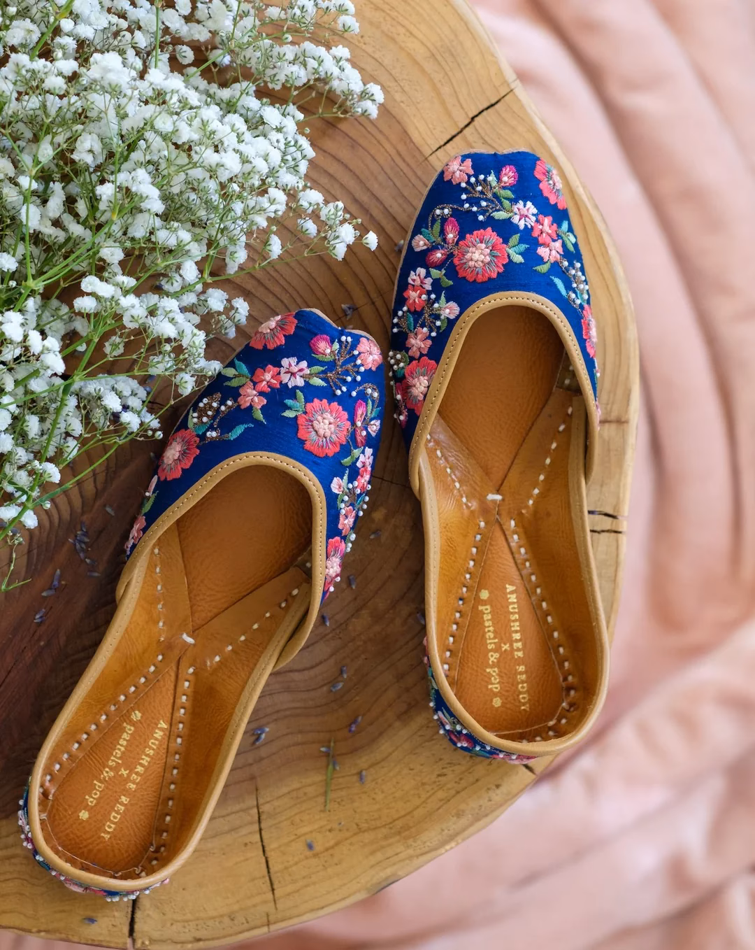 Why should you buy juttis from pastels & pop?