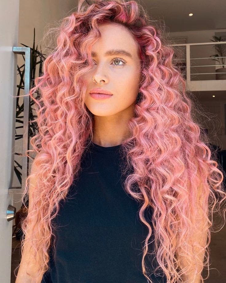 What color curls go with pink?