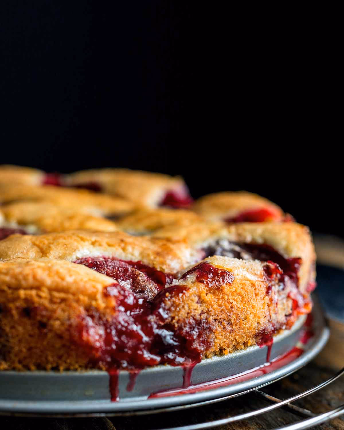 What size cake pan should I bake a plum torte?