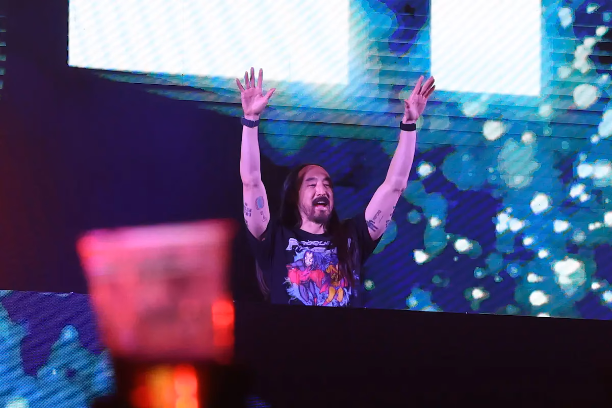 ¿Cuál es una de las mejores canciones de Steve Aoki?