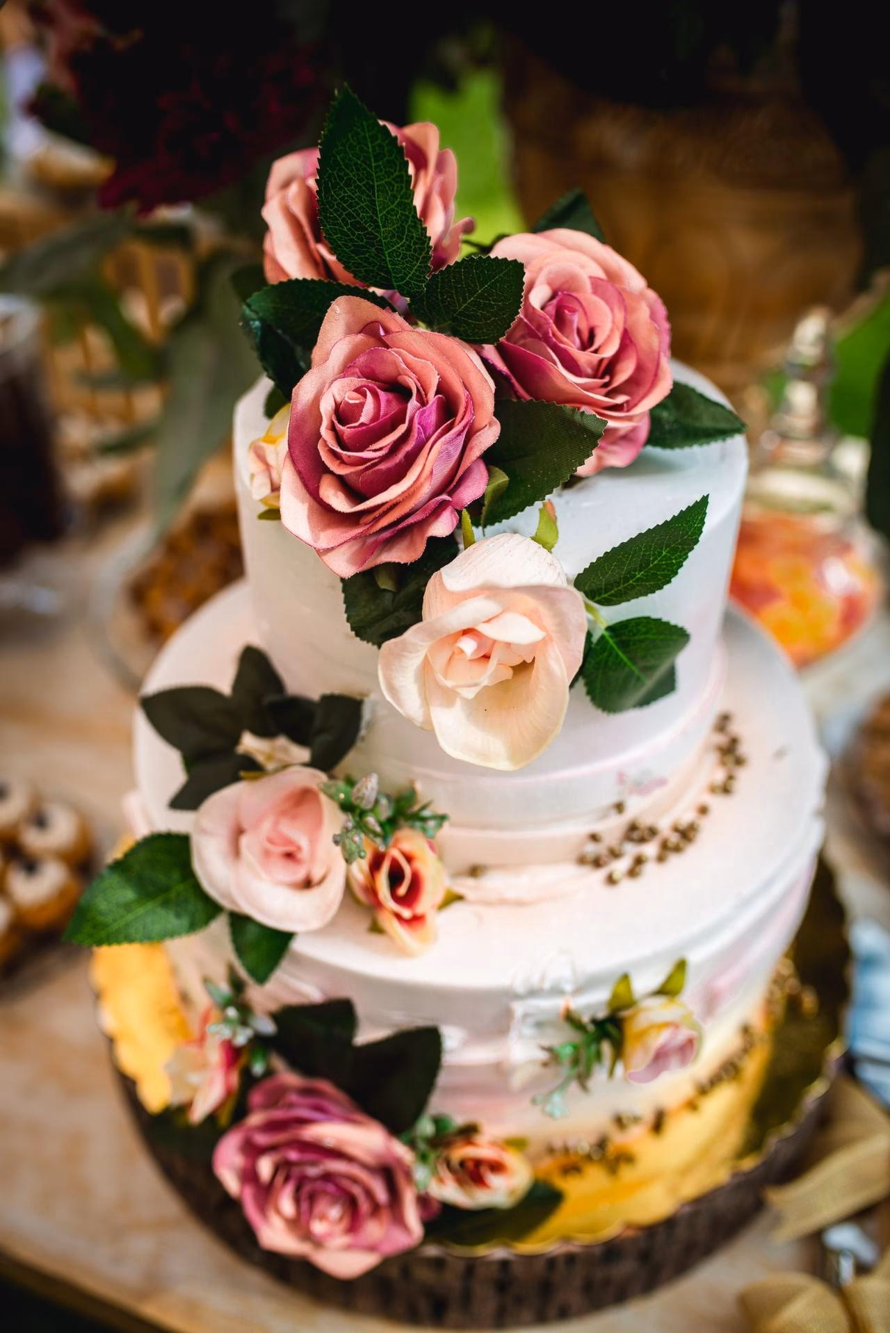 ¿Cómo hacer flores en un telar casero?