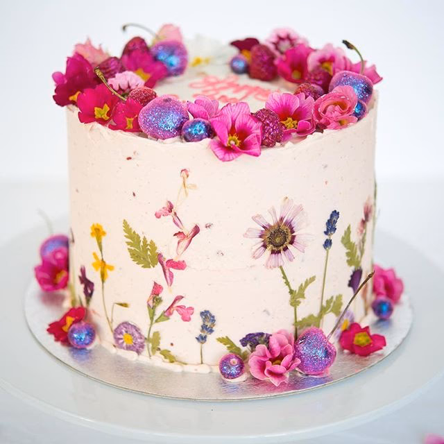 ¿Qué regalar a un artista con ramos de prímulas?