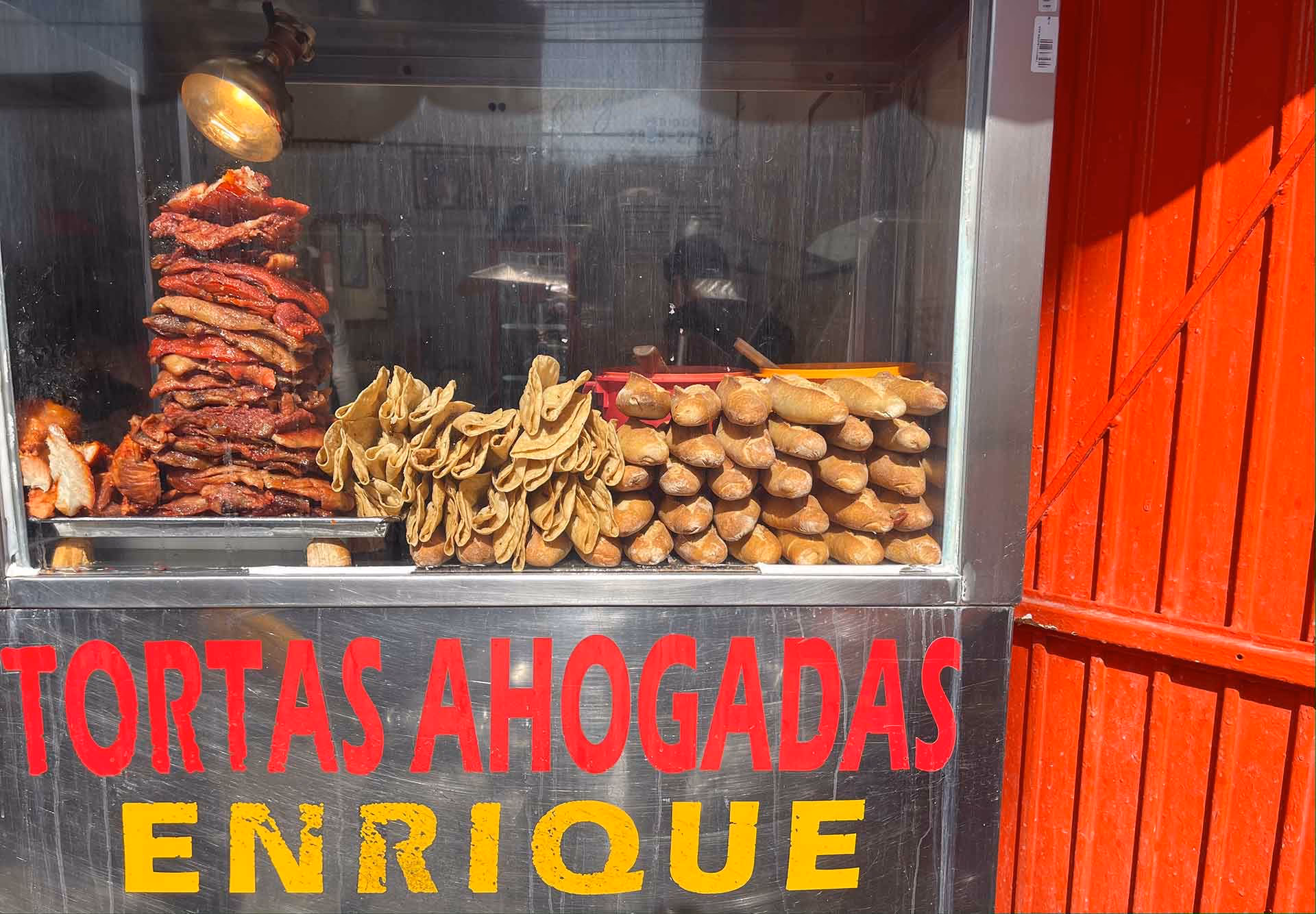 ¿Qué tipo de pan se utiliza para hacer las tortas ahogadas?