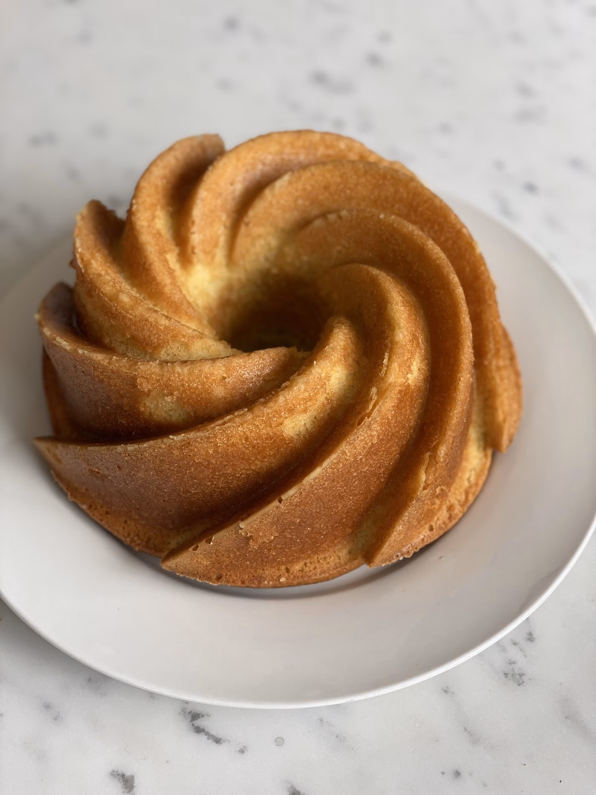 ¿Por qué el bizcocho con aceite de oliva es mejor que las tortas?