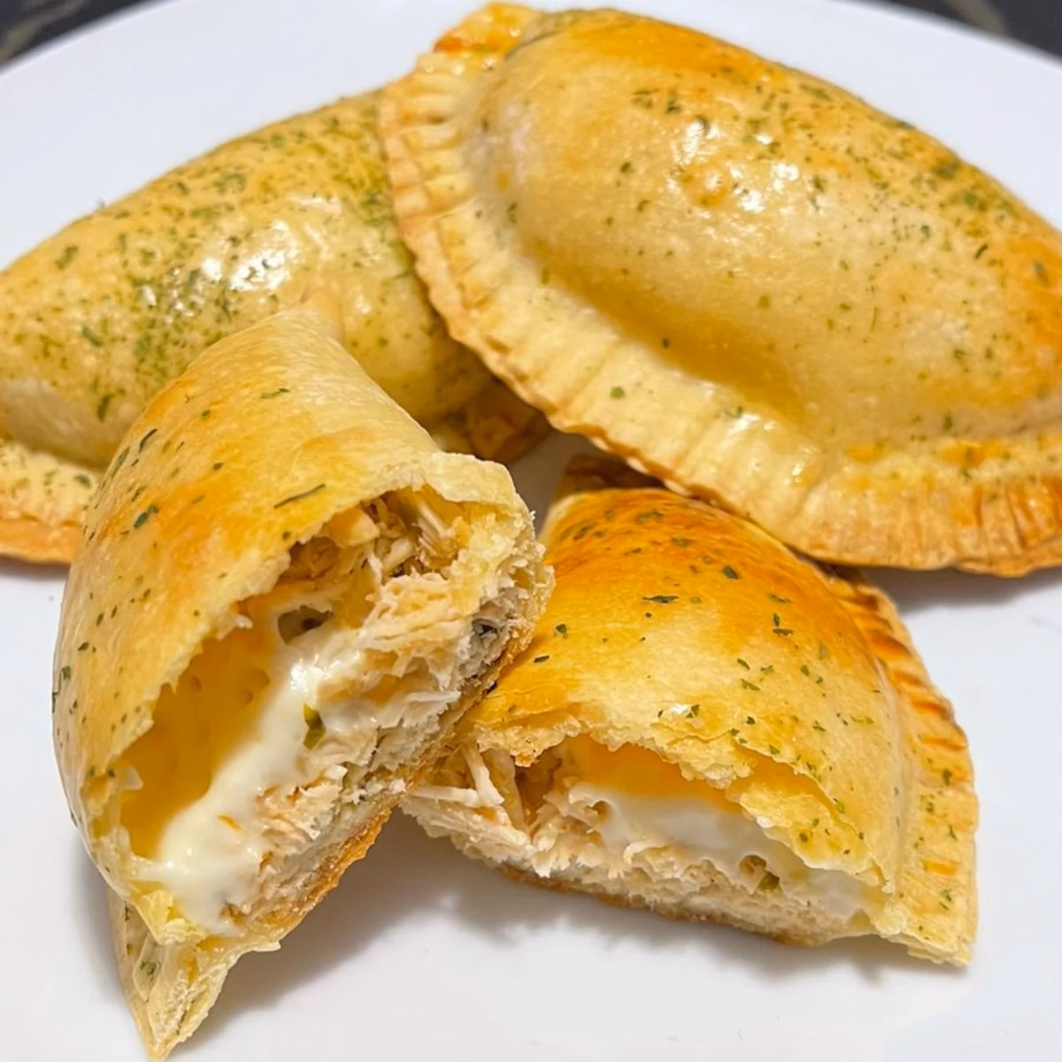 Quais ingredientes podem ser recheados com pastéis?