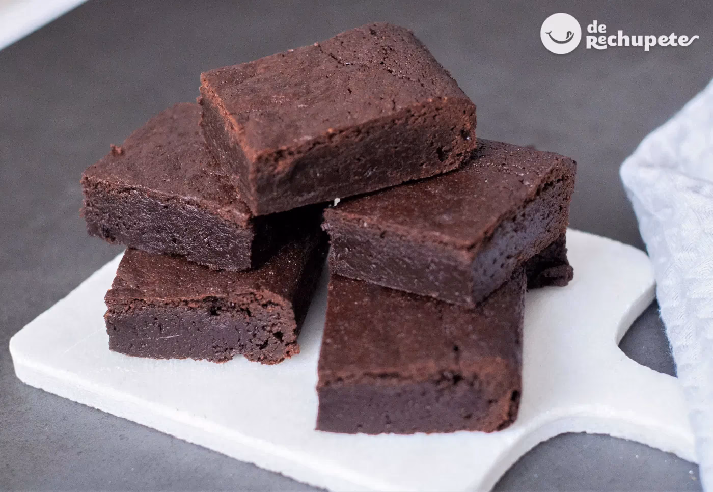 ¿Cómo preparar la mezcla de Brownie con la Nestlé© leche condensada?