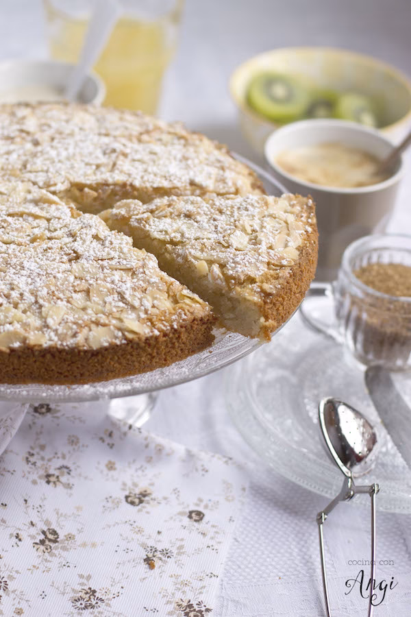 ¿Qué se necesita para hacer una tarta de harina de almendras?