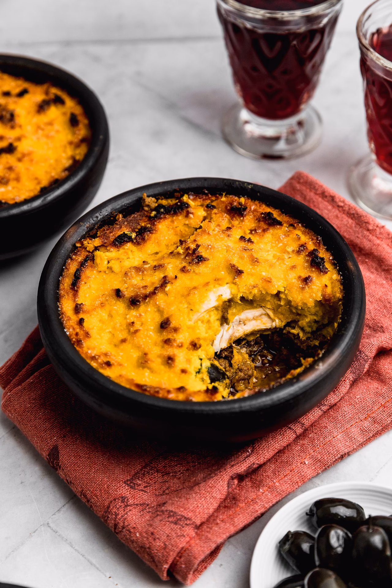 ¿Cuánto tiempo se tarda en hacer un pastel de choclo?