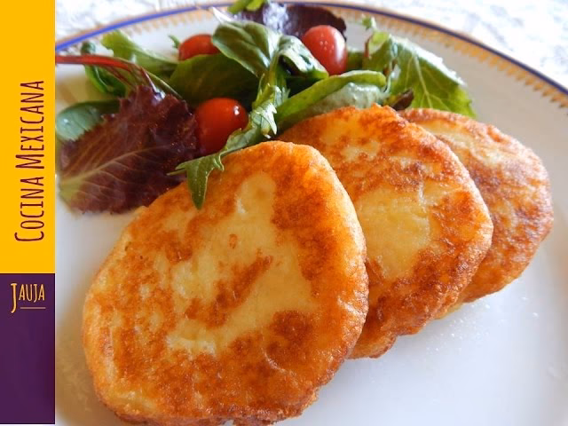 ¿Qué salsas se pueden usar para acompañar las tortitas de papa?