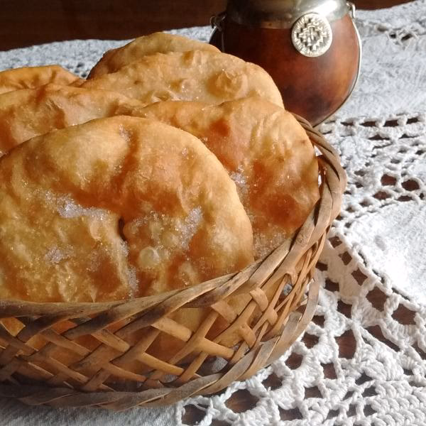 ¿Cómo preparar tortas fritas con aceite?