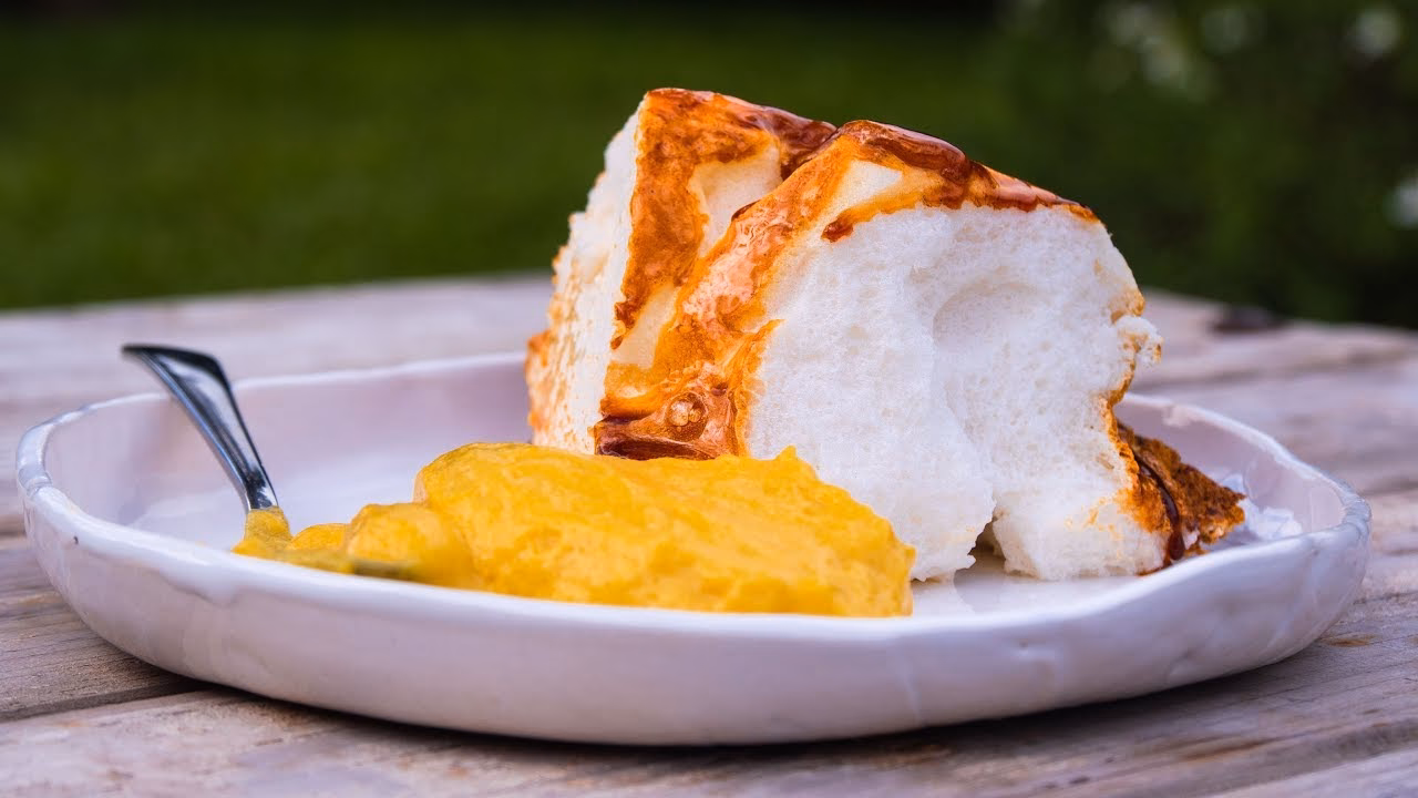 ¿Cómo se prepara la isla flotante como postre?