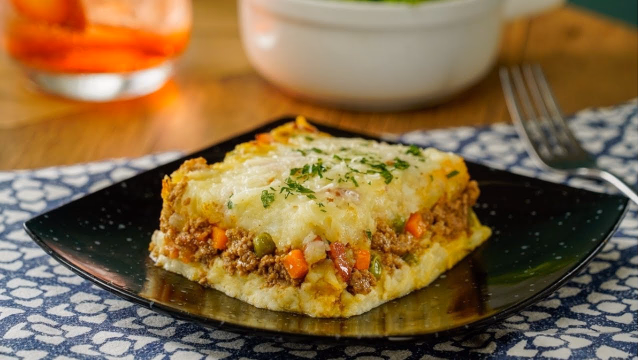 ¿Qué es el paste de papa con carne?