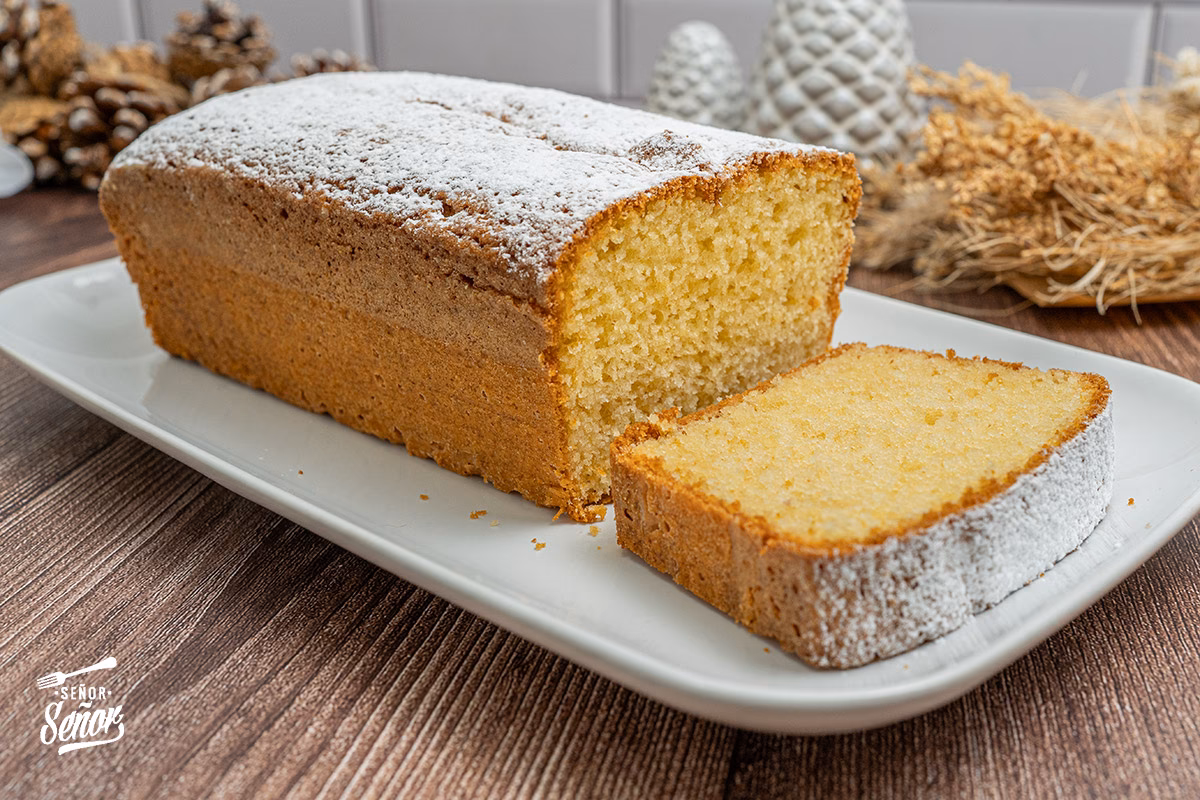 ¿Cuántos vasos de yogur se necesitan para el pastel?