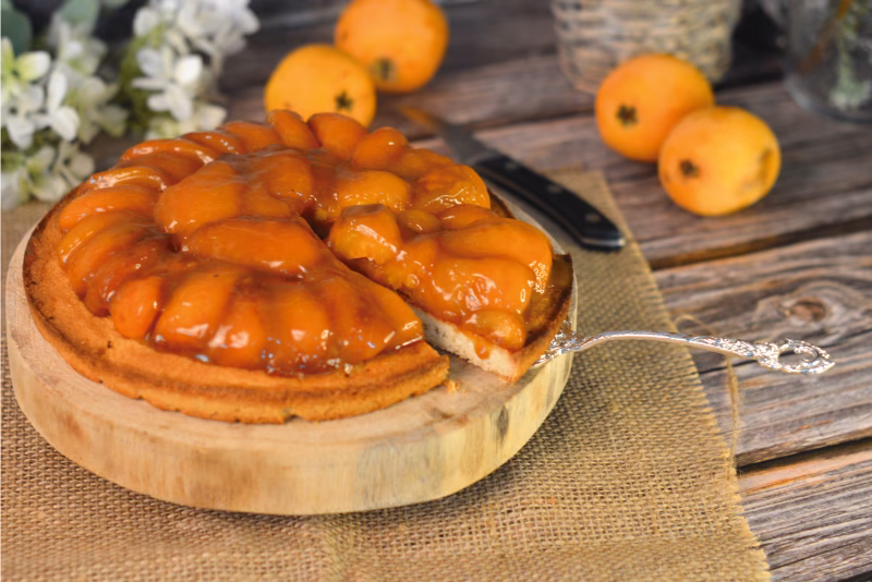 ¿Cuánto tiempo se tarda en hacer una tarta de nísperos?