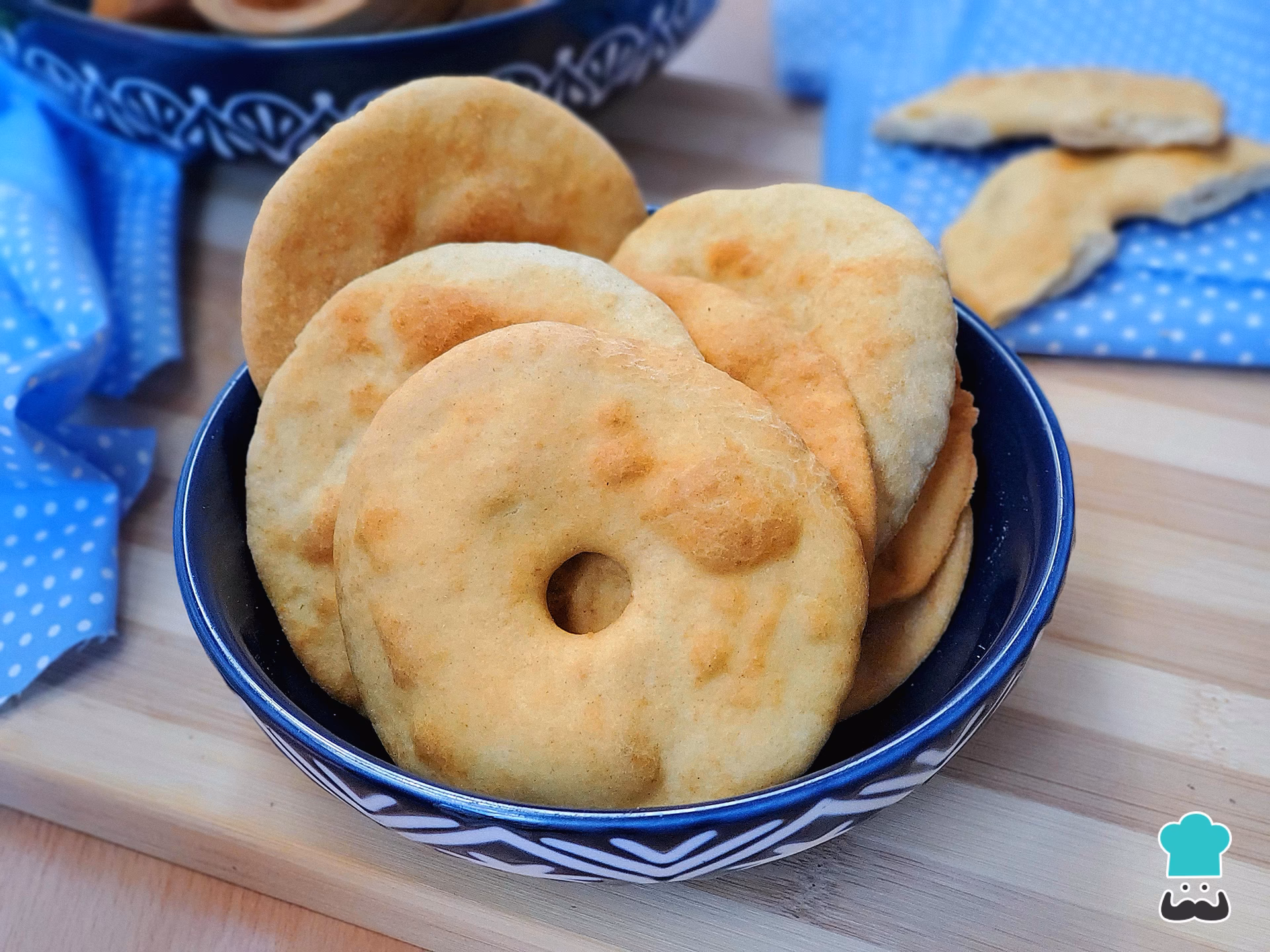 ¿Qué ingredientes se usan para hacer tortas crujientes?