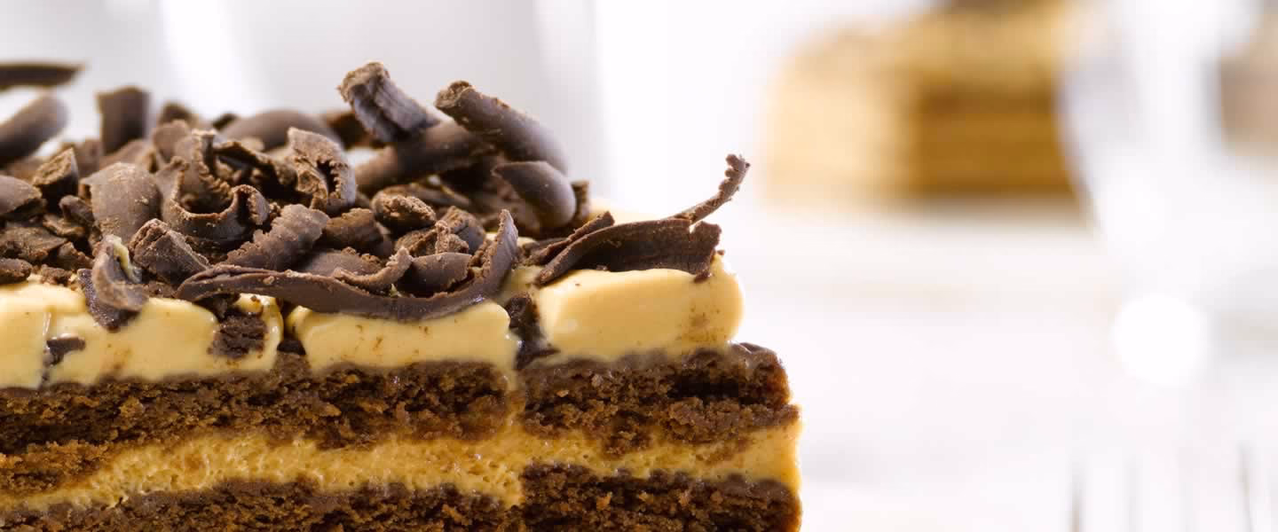 ¿Cuánto tiempo se necesita para preparar una torta cremosa?