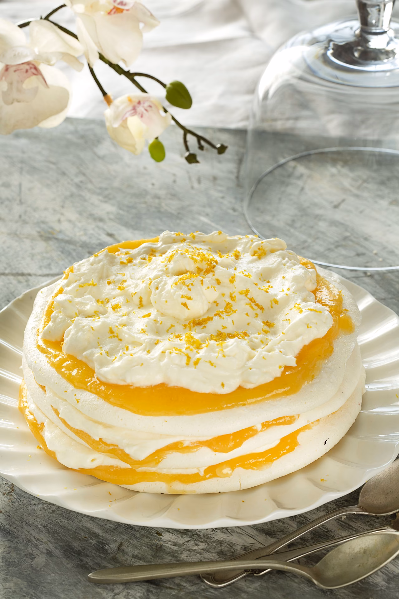 ¿Cuántos ingredientes tiene un pastel de fresas con merengues?