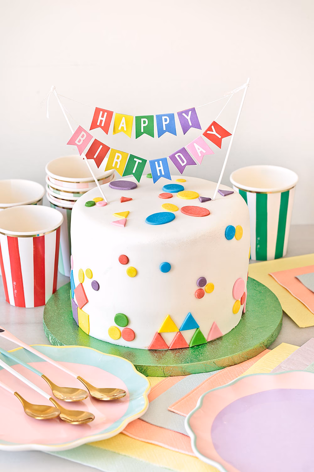 ¿Cómo crear un pastel para niños?