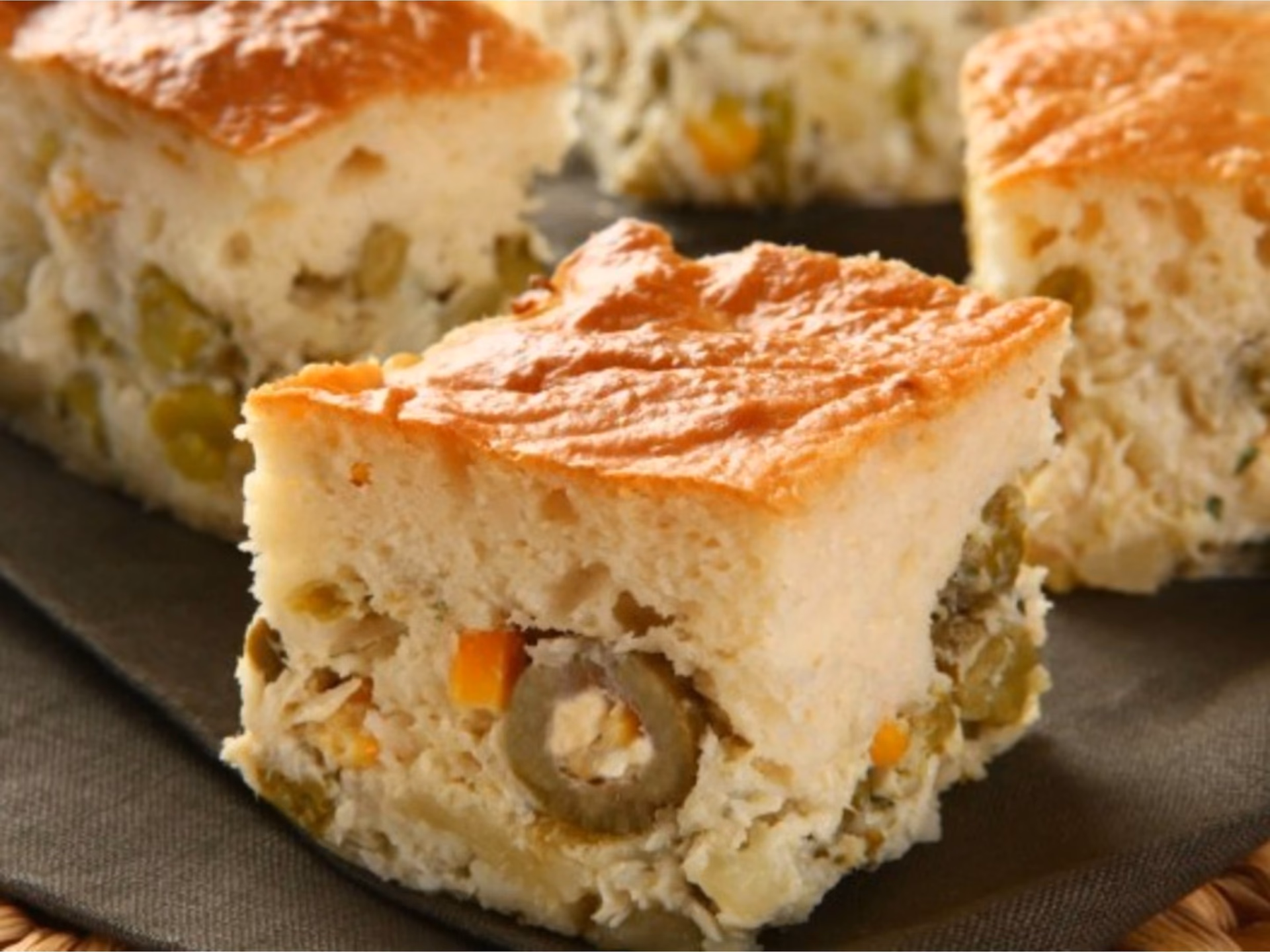 Como fazer torta de frango com recheio cremoso?