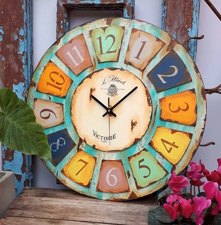 ¿Cuánto mide un reloj de madera?