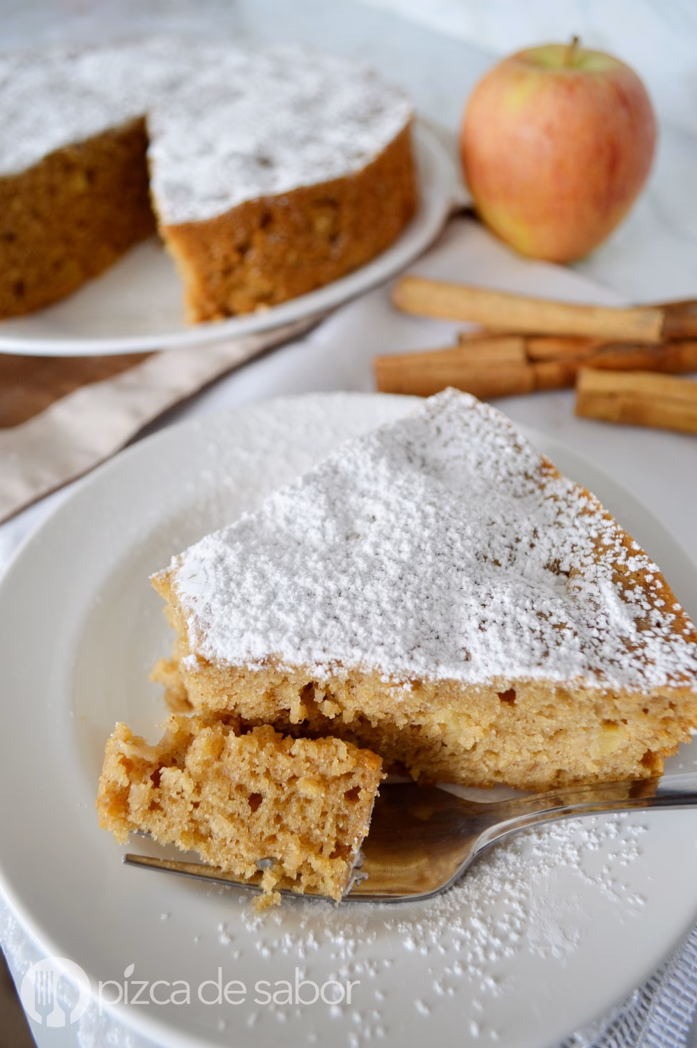 ¿Cómo mezclar la manzana en la licuadora?