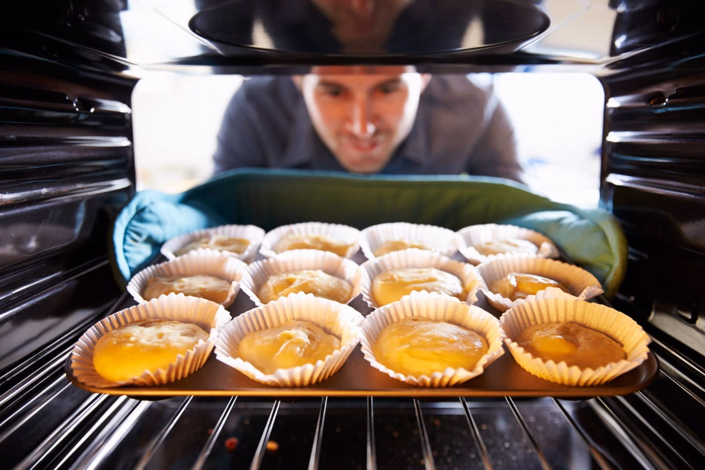 ¿Por qué no debemos abrir el horno hasta que acabamos de cocinar?