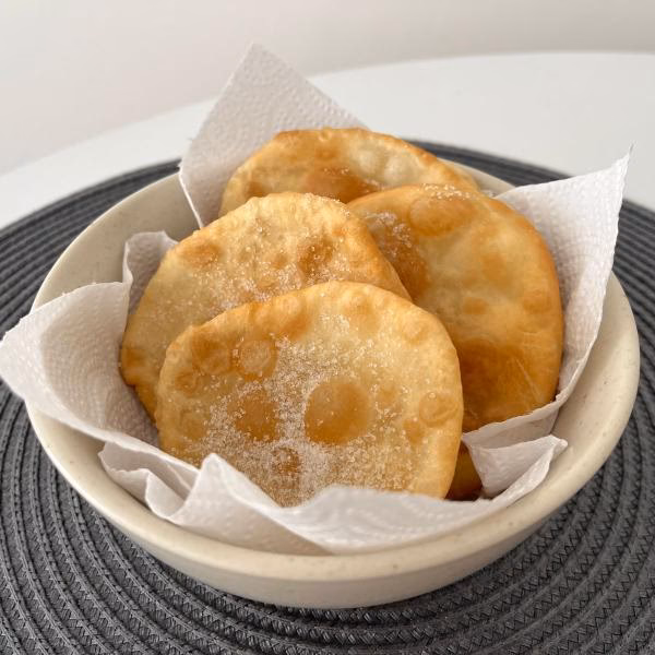 ¿Cómo hacer tortas fritas esponjosas con harina leudante?