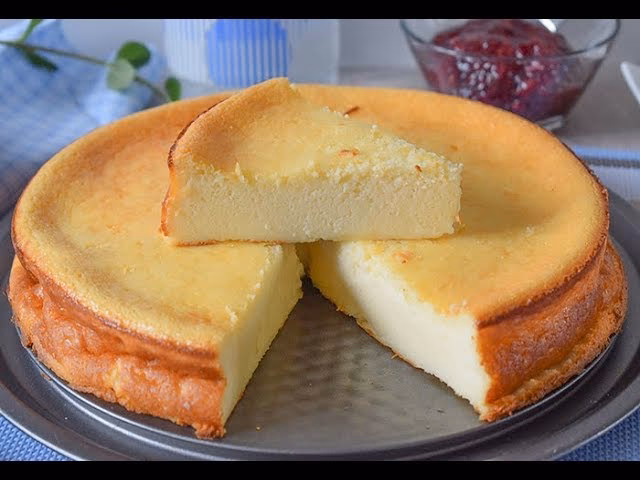 ¿Cómo se debe desechar el queso que ha caducado?
