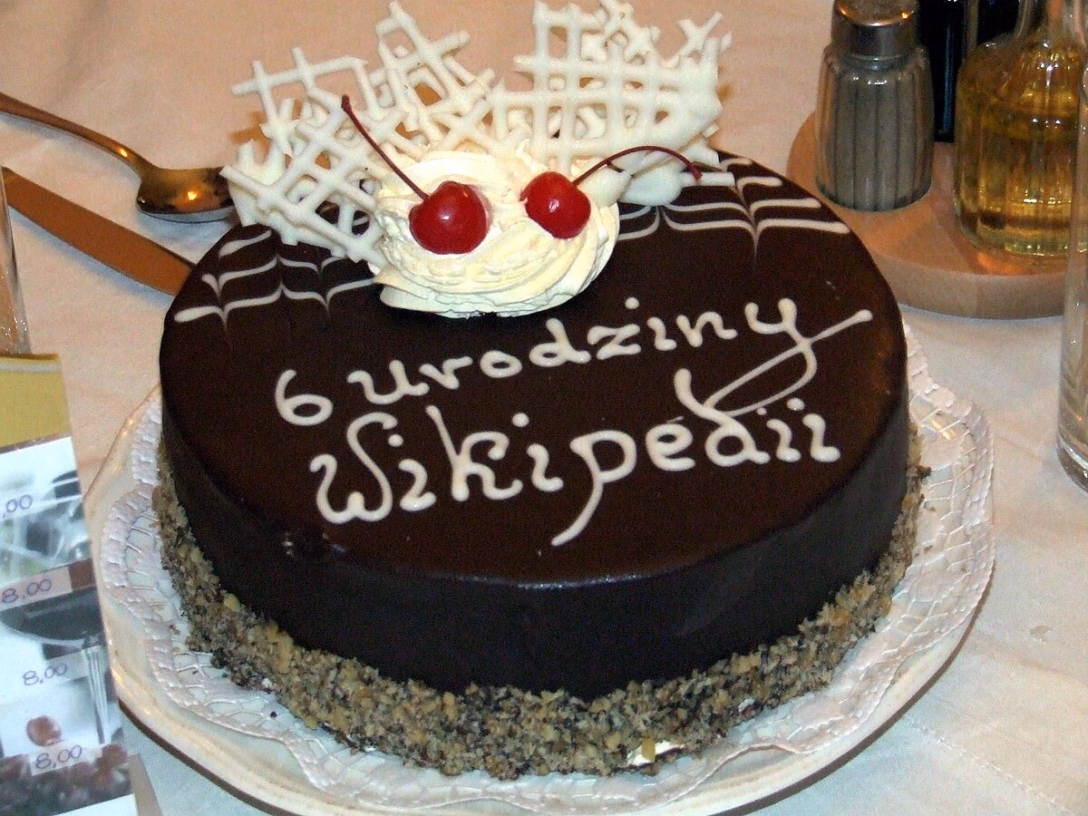 What does the word 'tort' mean in French?