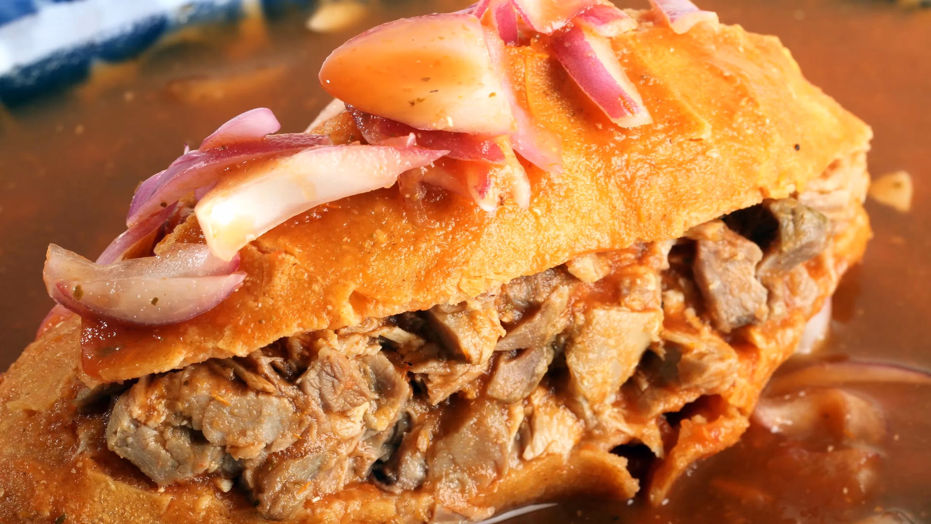 ¿Cuál es el relleno de la torta ahogada?