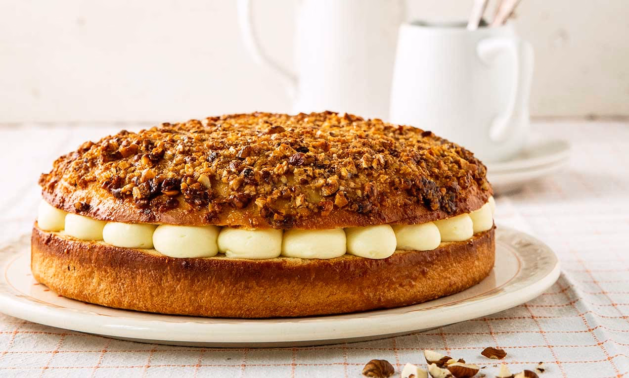 ¿Cuánto tiempo se hornean las almendras en el Bienenstich?