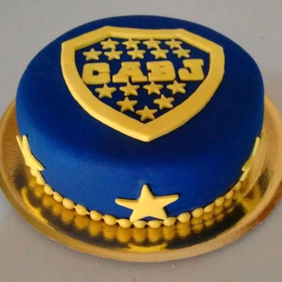 ¿Qué ingredientes tiene la torta gigante?
